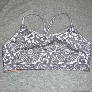 Rare gray&white patterned lululemon bra